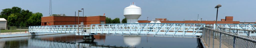 Planta de tratamiento de agua de BPU con torre de agua y clarificador